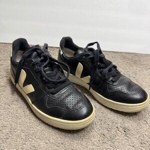 Veja Womens Campo Sneakers Size 5 Black Low Top